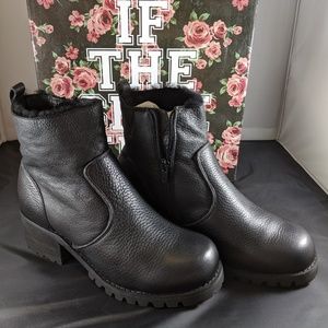 BNIB Jeffrey Campbell Waterproof Cornell Booties